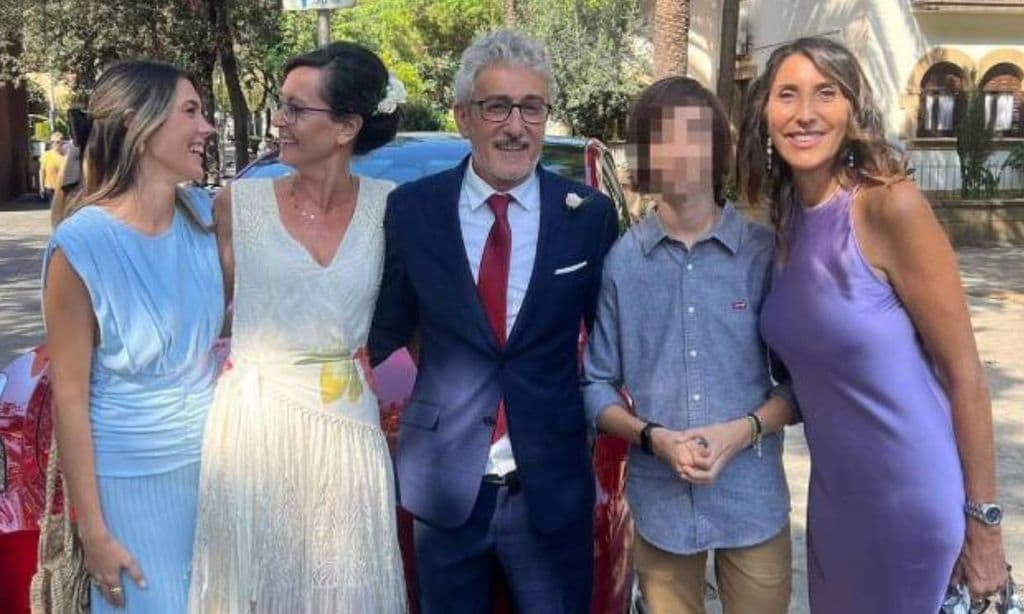 El actor David Fernández, 'Chikilicuatre', celebra su boda tras 20 años de relación, con Paz Padilla entre los invitados