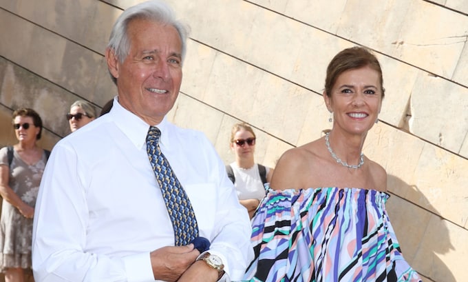 Nuria March y su marido en la boda de la hija del consejero delegado de Endesa