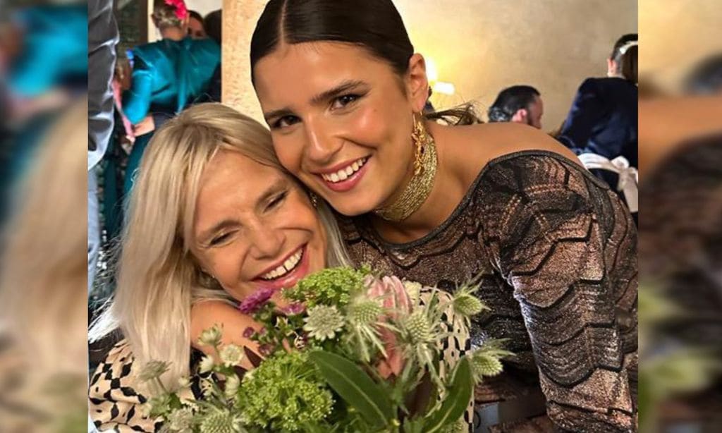La divertida reacción de Eugenia Martínez de Irujo cuando su hija Cayetana recibe el ramo de novia en una boda