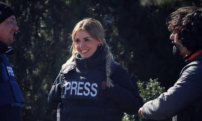 Laura de Chiclana, la joven reportera de guerra de Mediaset, ha sido trasladada a Israel