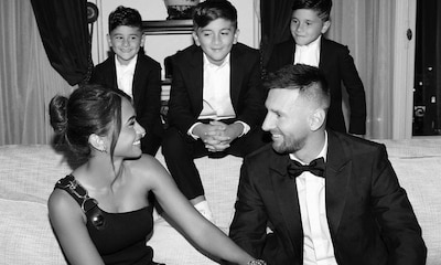 Leo Messi y Antonela Roccuzzo, felices y radiantes con sus tres hijos en su posado más espectacular