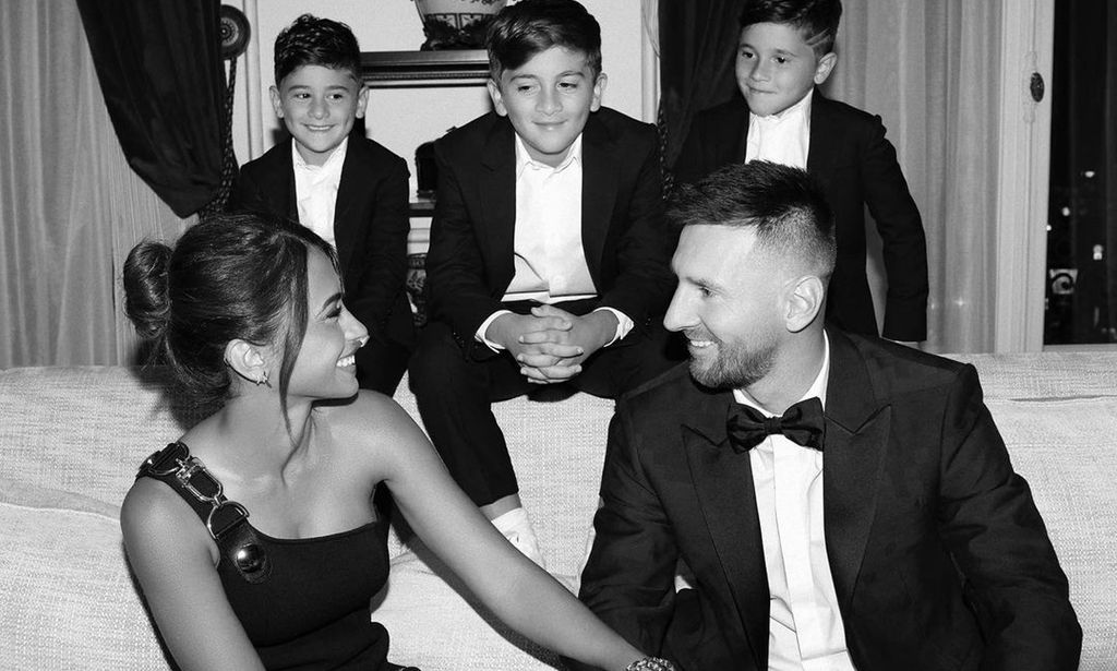 Leo Messi y Antonela Roccuzzo, felices y radiantes con sus tres hijos en su posado más espectacular