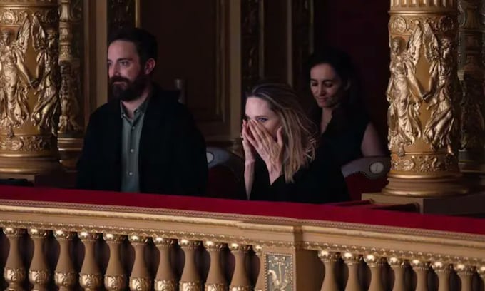 Angelina Jolie emocionada en la ópera de Budapest
