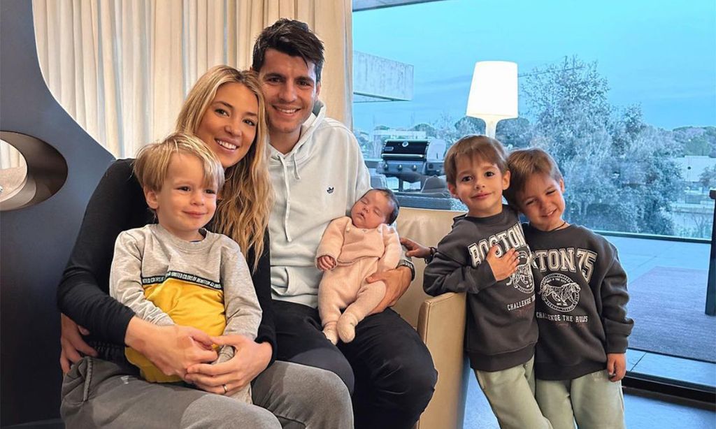 Alice Campello y Álvaro Morata, con sus hijos