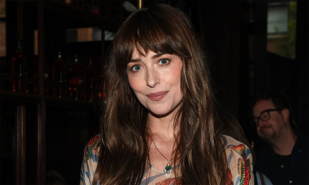 El mensaje de Dakota Johnson a Chris Martin por ayudarla a lidiar con la depresión