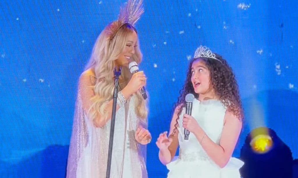 El momentazo de Monroe, hija de Mariah Carey, cantando con su madre en su último concierto