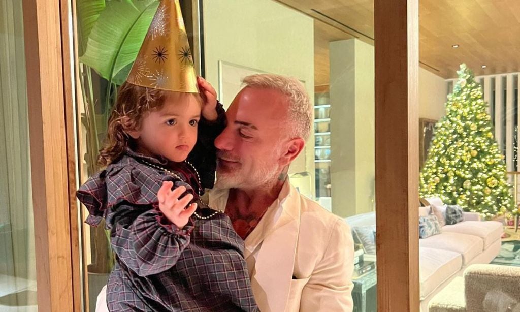 El vídeo más divertido de la hija de Gianluca Vacchi en Acción de Gracias, ¡bailando y cortando el pavo!