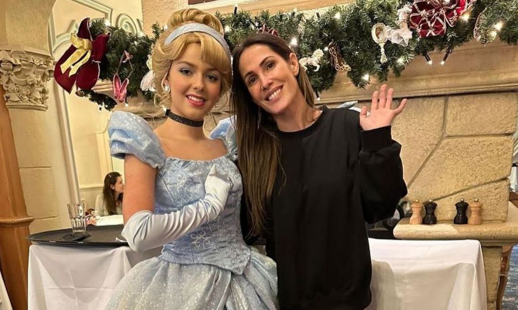 El fantástico viaje de Malú a Disneyland París entre princesas, ¿y con su hija Lucía?