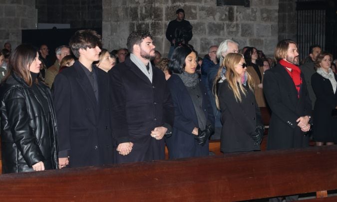 Del emotivo discurso de su hijo Manuel a la nota musical con 'La chica yeyé': así ha sido el funeral de Concha Velasco