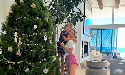 Ya es Navidad en casa de Elsa Pataky: este es el impresionante árbol que ha montado con sus hijos y su sobrina
