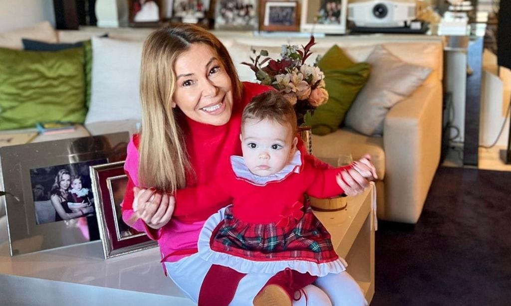 Ana Obregón celebra el 10º cumplemés de su hija Anita un día antes de dar el pregón en las fiestas de Alcobendas