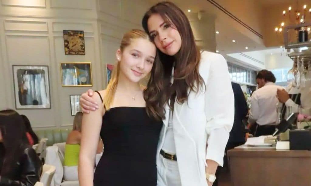 De su obsesión por el maquillaje a sus primeras inseguridades: Victoria Beckham habla como nunca de su hija Harper