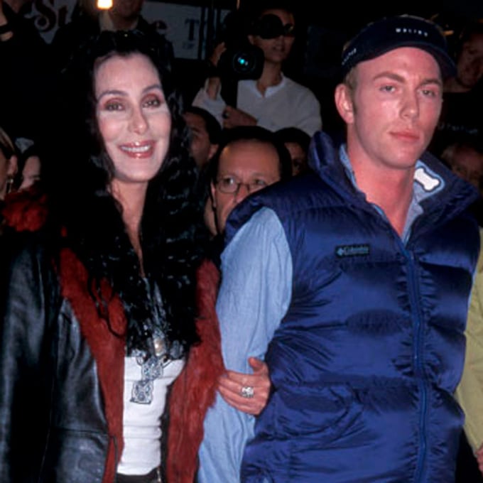 Cher solicita la tutela de su hijo Elijah Blue por problemas de adicciones y salud mental