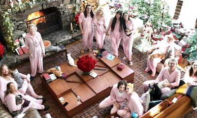 ¡Navidad de rosa! Demi Moore y su familia celebran una divertida fiesta de pijamas antes del fin de un agridulce de año