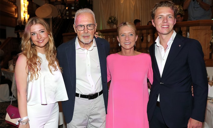 Beckenbauer con su mujer y sus hijos