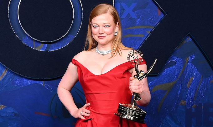 Sarah Snook gana en los premios Emmy