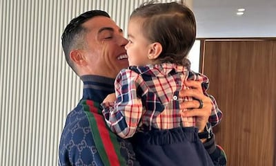 La alegría de Cristiano Ronaldo al llegar a casa y encontrarse con su hija Bella Esmeralda ¡y su nuevo cochazo!
