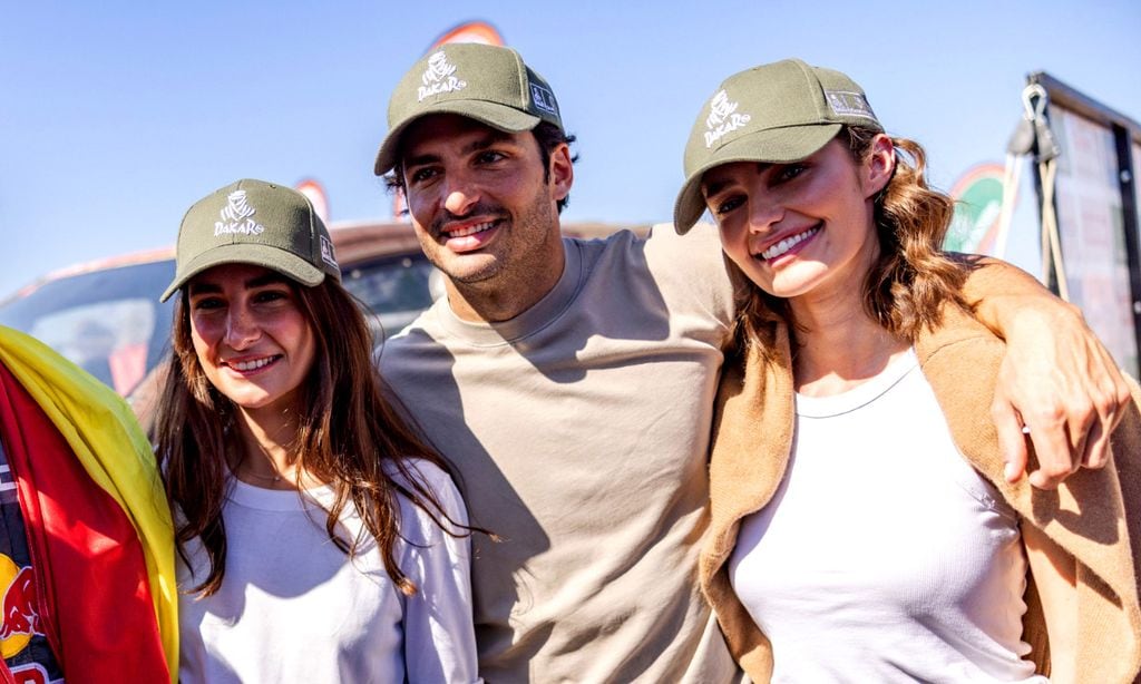 Rebecca Donaldson, la novia de Carlos Sainz Jr., plenamente integrada en la familia del piloto