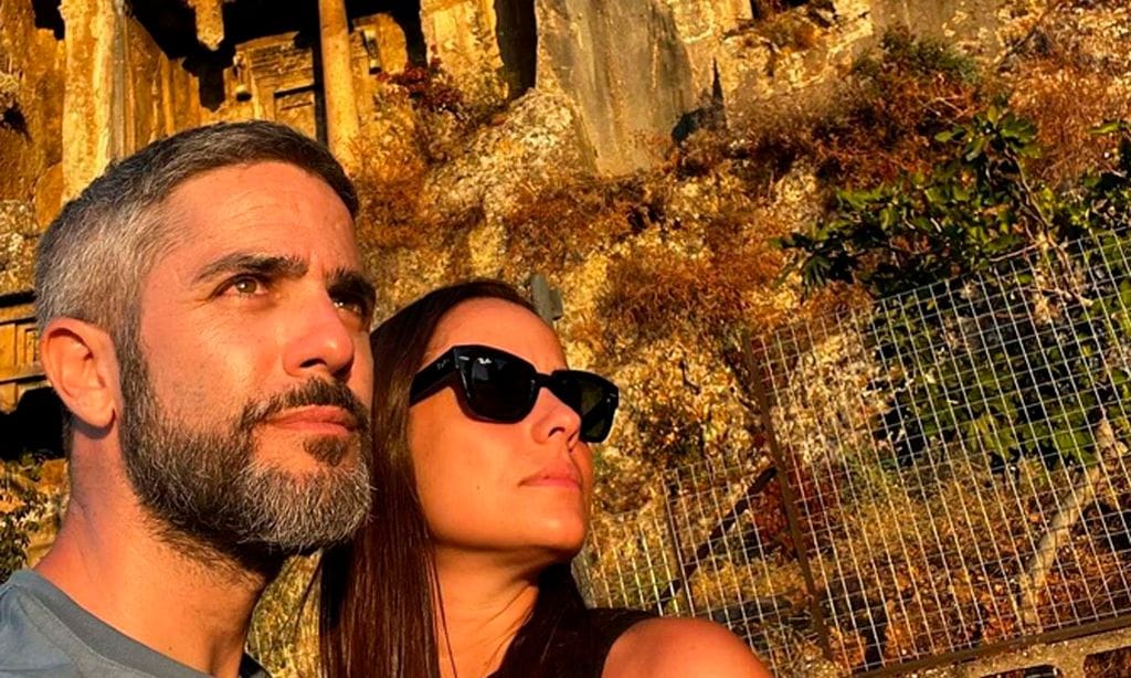 Roberto Leal abre su álbum familiar para felicitar a su mujer 