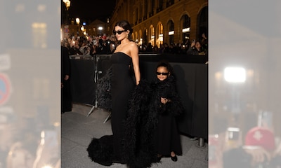 Kylie Jenner se lleva a su 'miniyo', su hija Stormi, al front row de París