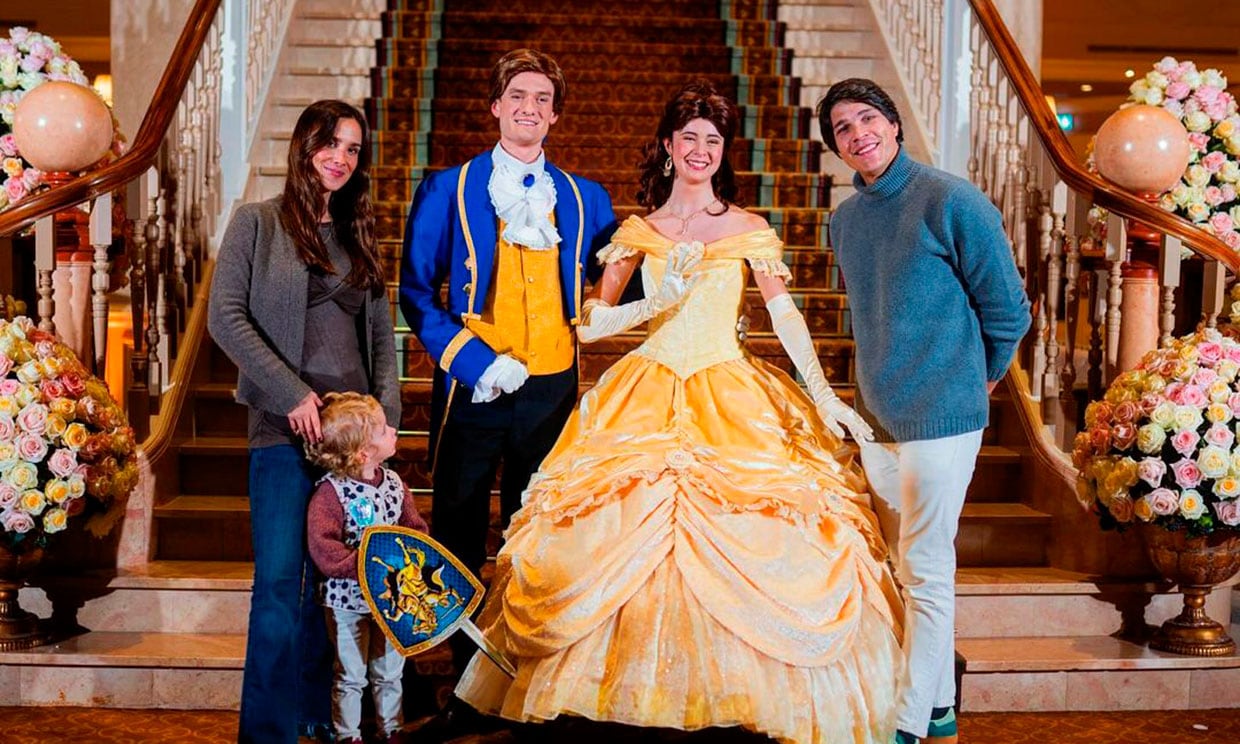 El increíble viaje de María Pombo a Disneyland París con su marido, su hijo y otras 'influencers'