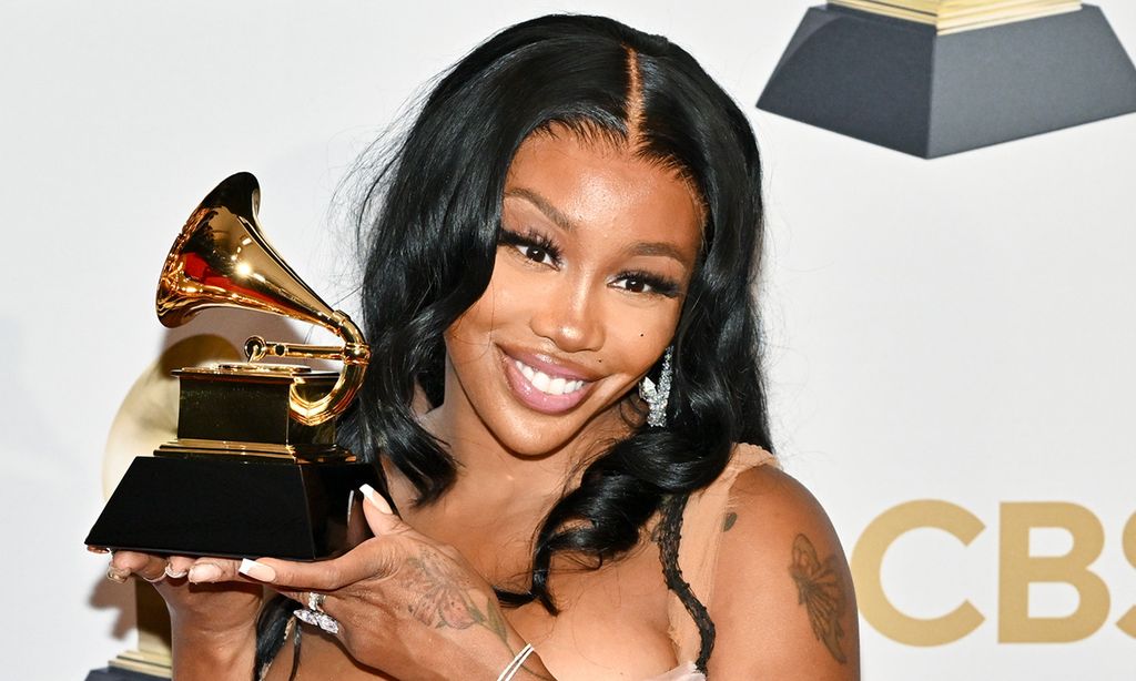 Conoce a SZA, la artista más nominada de los premios Grammy 2024