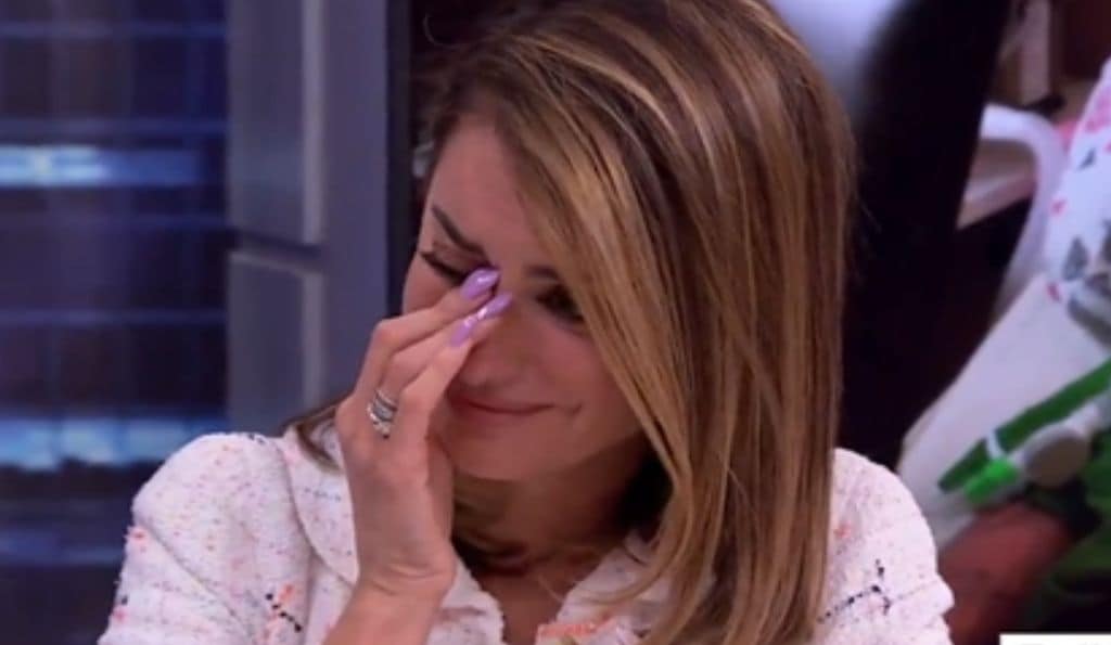 Las lágrimas de Penélope Cruz en 'El Hormiguero' al recibir la sorpresa de un amigo enfermo de ELA