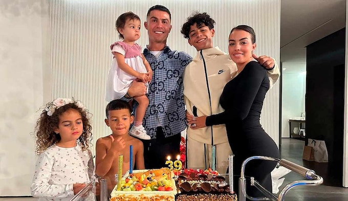 Cristiano Ronaldo celebra su 39 cumpleaños en familia