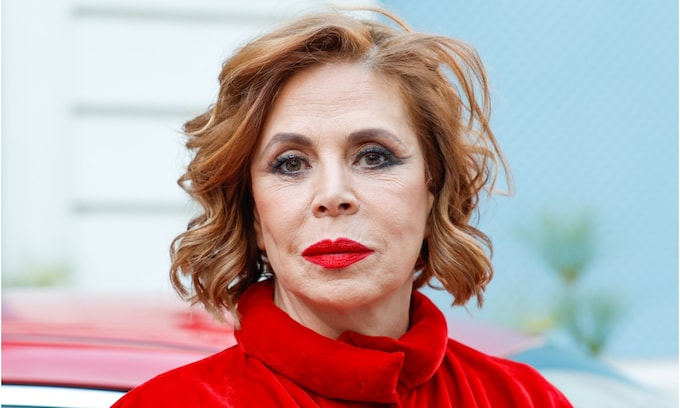 Ágatha Ruiz de la Prada con una blusa roja
