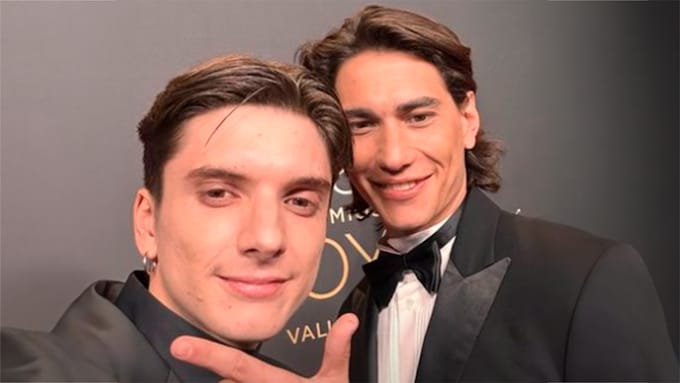 Matías Recalt y Enzo Vogrincic, protagonistas del otro 'selfie' viral de los premios Goya 