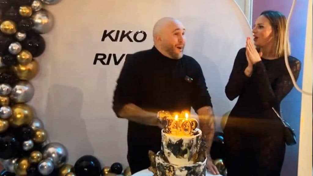 Kiko Rivera sopla las velas de su 40 cumpleaños rodeado de su familia, ¡y junto a su hermano Cayetano!