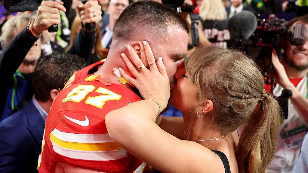 El beso de la victoria de Taylor Swift y Travis Kelce en la Super Bowl