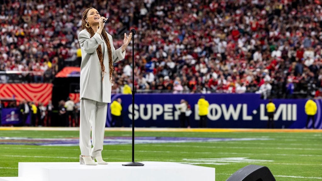 Descubre a Andra Day, la artista que ha enamorado con su voz cantando en la Super Bowl