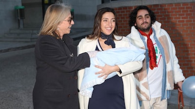 Lucía Fernanda Carmona presenta a su hijo Ismael junto a su pareja y la orgullosa abuela