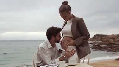 Álvaro Soler y Melanie Kroll anuncian por sorpresa que van a ser padres con un romántico vídeo