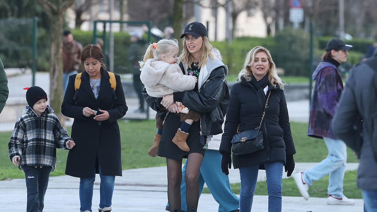 Chiara Ferragni recupera la sonrisa en una tarde de juegos en el parque con sus hijos, Leo y Vittoria