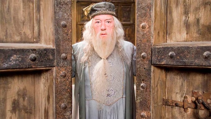 Polémica por el reparto de la herencia de Michael Gambon (Dumbledore en 'Harry Potter') entre su amante y su esposa
