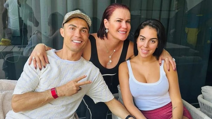 Cristiano Ronaldo y Georgina Rodríguez con Elma Aveiro