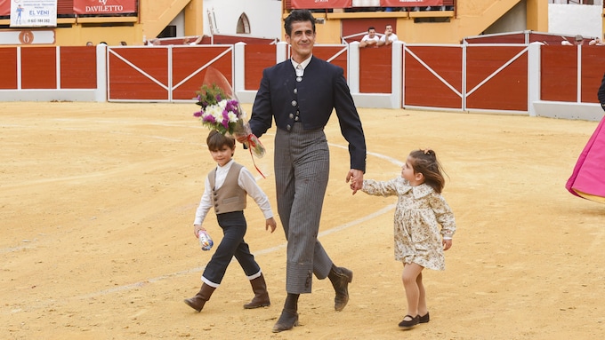 Víctor Janeiro, con sus hijos