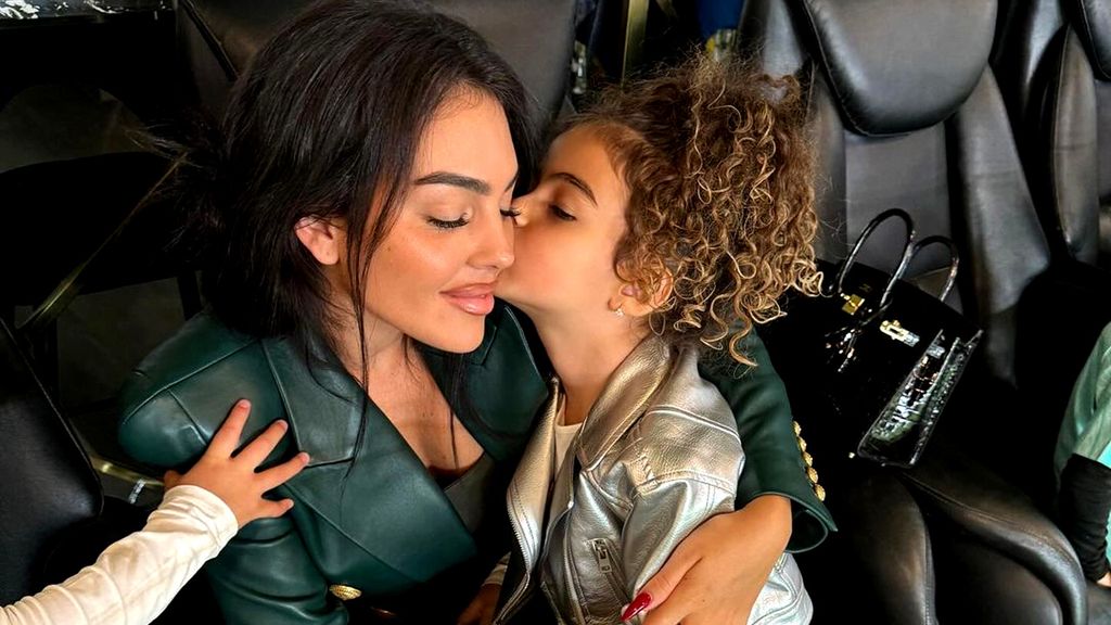 Georgina comparte las fotos más cariñosas con sus hijos y llama la atención el gran cambio de Cristiano Jr.