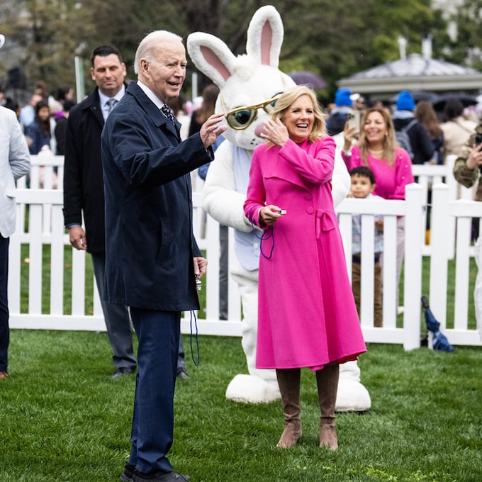 Los Biden abren la Casa Blanca para celebrar la Pascua en una jornada de juegos y un contratiempo 