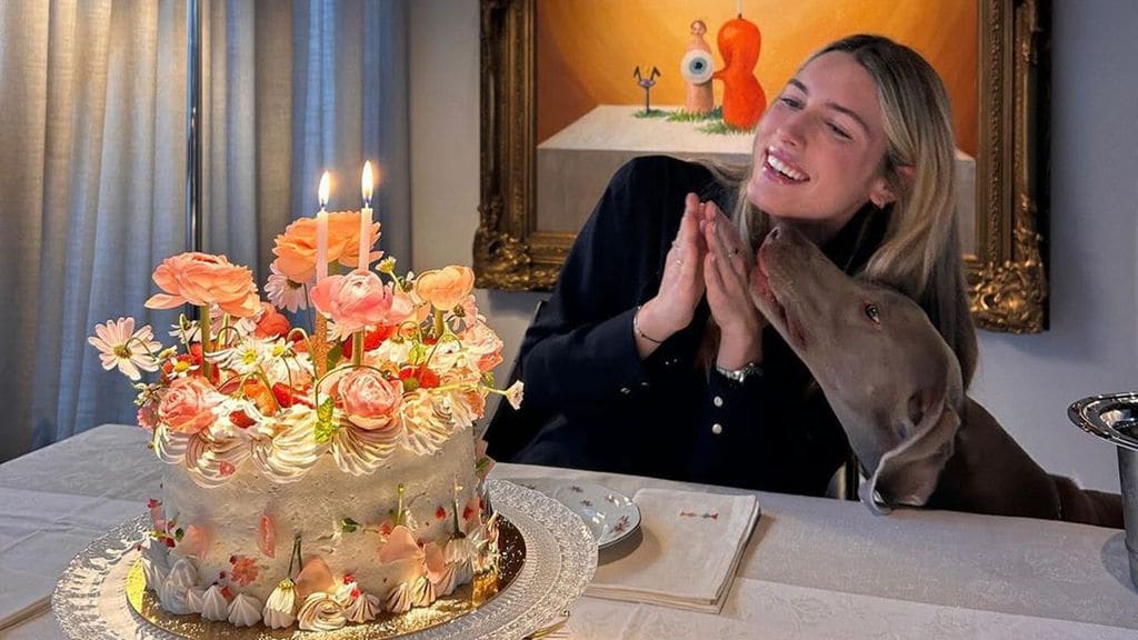 El momento más simpático del cumpleaños de Daniela Figo: se cae la tarta tras posar con ella