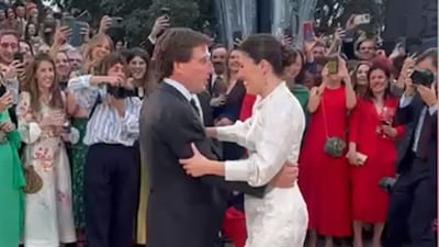 Las imágenes del baile en la boda de Martínez Almeida y Teresa Urquijo más allá del chotis de los recién casados