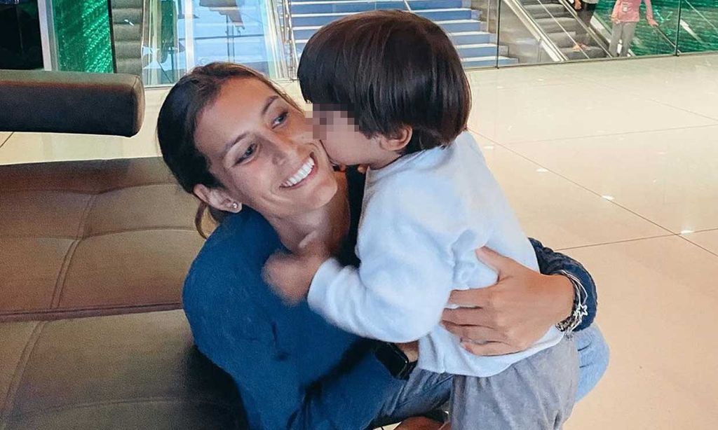 Ana Boyer muestra la increíble tarta que le ha hecho a su hijo por su cumple