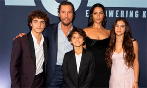 Matthew McConaughey y Camila Alves presumen de sus tres hijos en la alfombra roja