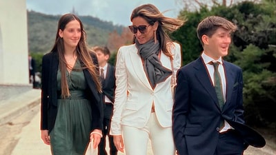 La reunión familiar de los Prat en la Confirmación de los hijos de Alejandra: Adriana y Alejandro, de 15 y 14 años