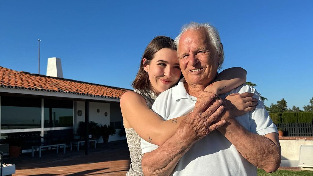 La emotiva felicitación de Alba Díaz a su abuelo Manuel Benítez 'El Cordobés' por su 88 cumpleaños