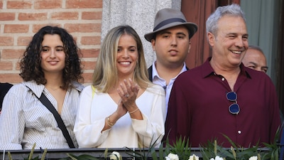 Con su novia y sus mellizos: la imagen más familiar de David Summers en el pregón de San Isidro