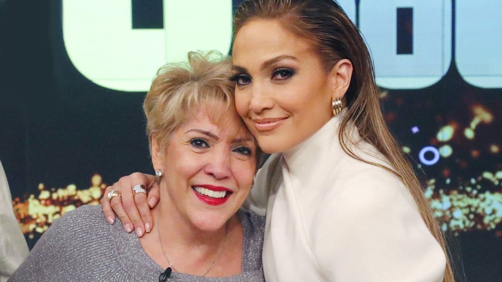 Jennifer Lopez dedica un bonito mensaje a su madre Guadalupe