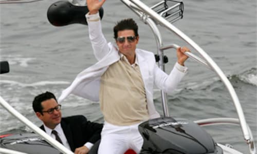 La visita sorpresa de Tom Cruise a Mallorca: chapuzón en el mar y paseo en barco mientras prepara su nueva película